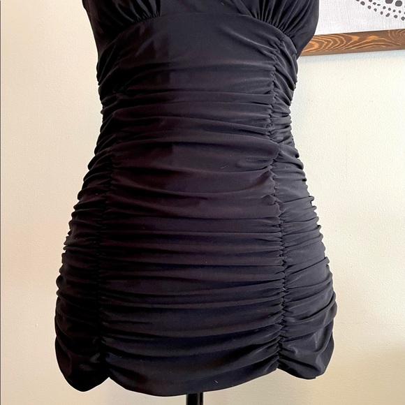 Deep Rouched V-Neck Bodycon Top - Picture 7 of 11